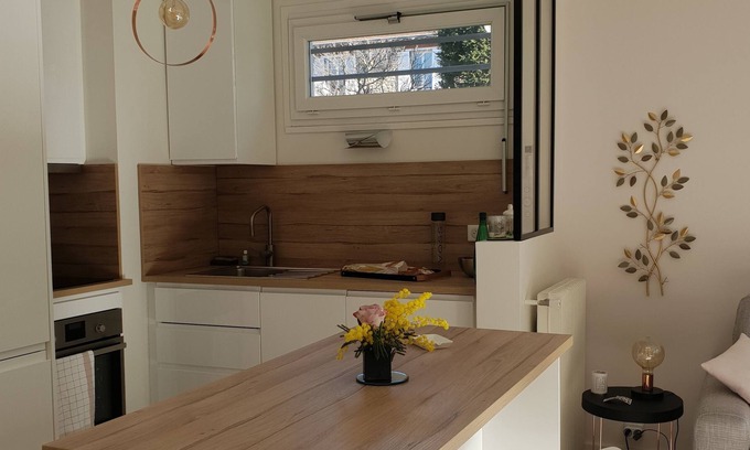 Maisons-Laffitte Apartment | Renovated studio 5min walk from the RER A station and the city center