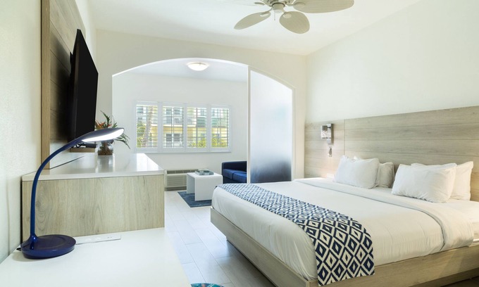 Grace Bay Resort | Renovated Studio at Ports of Call Resort – Ample Amenities in an Ideal Location