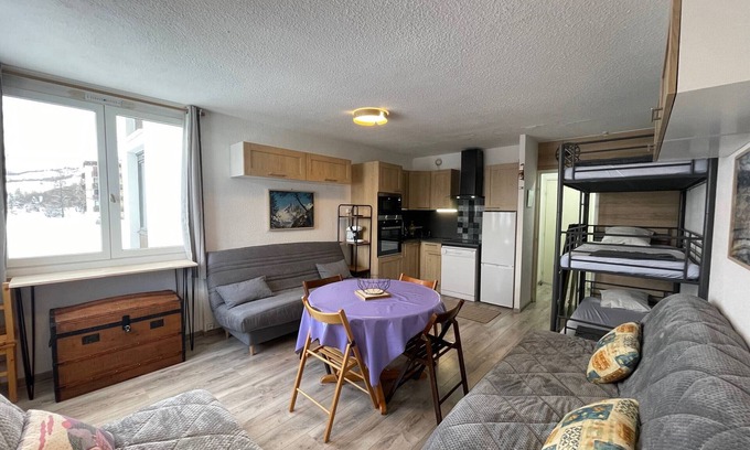 Le Super-Sauze Apartment | Renovated studio with direct slope access, well-equipped