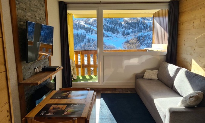 Isola Apartment | Renovated studio with 2 beds and internet, close to slopes and funicular