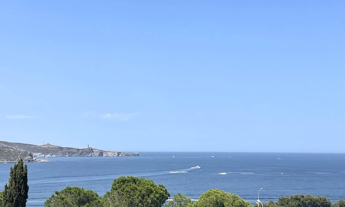 Banyuls-sur-Mer Apartment | Renovated T3 Apartment with A/C, Terrace, and Parking in Banyuls-sur-Mer