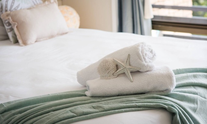 Airlie Beach House | Renovated Townhouse On Airlie. Great views from bedrooms