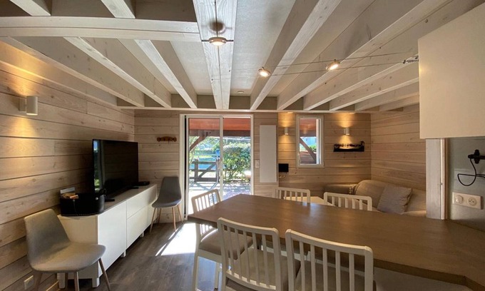 Capbreton Villa | Renovated Villa Patio Near Port & Hossegor Center with Private Parking & WiFi