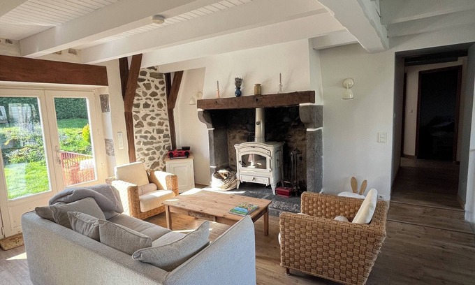 Vernines House | Rent country house - sleeps 8, 4 bedrooms, between lakes and volcanoes