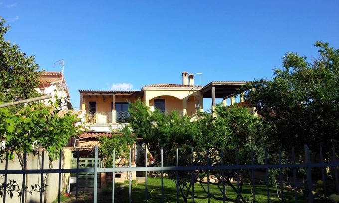 Pula House | RENT FOUR LOCAL with 6 beds
