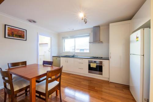 Box Hill North House | Rent Melbourne