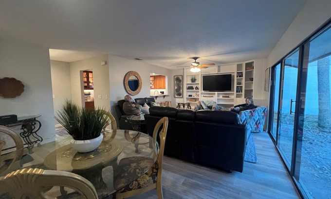 Palm Valley House | Rent or stay longer, Playtheyards.com, beach & dining get away!