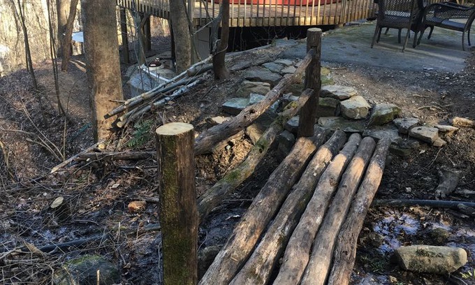 Lynn Cabin | Rent the Unique Red Bird Cabin -- great location!