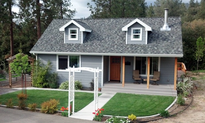 Oakhurst Cottage | Rent This 2 Bedroom Cottage For Your Mountain Getaway