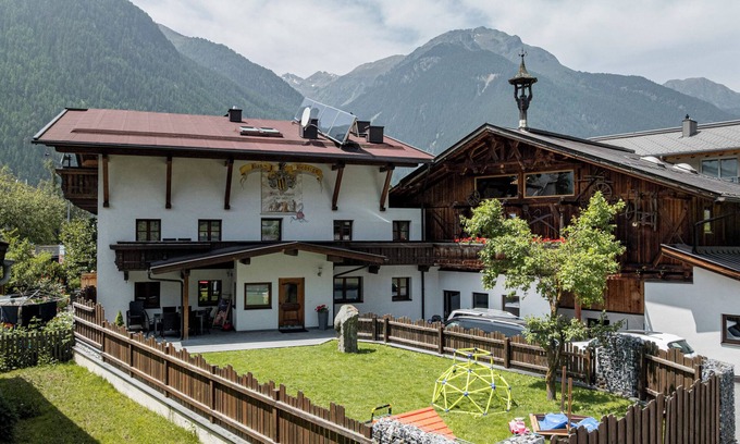 Umhausen House | Rental Ban Brösign - holiday idyll with style and modern comfort