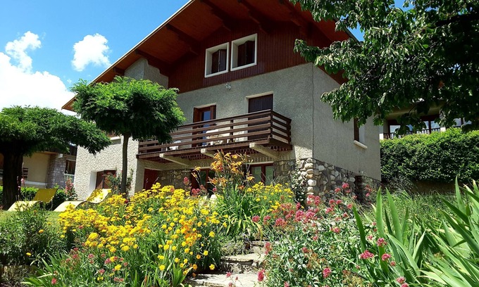 Guillestre Apartment | Rental Guillestre ground floor chalet 4 pers, beautiful south-facing view.