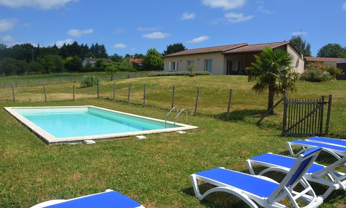 Bussiere-Badil Villa | Rental house swimming pool Dordogne availabilities SUMMER 2025