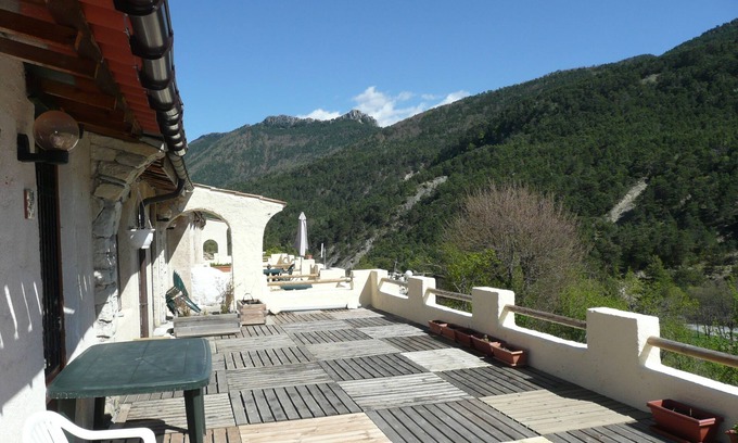 Val-de-Chalvagne Condo | Rental in residence (former sheepfold) with swimming pool and tennis