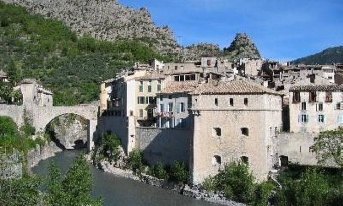 Val-de-Chalvagne Condo | Rental in residence (former sheepfold) with swimming pool and tennis