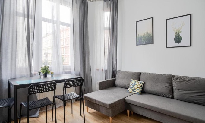 Srodmiescie Apartment | RentPlanet - Studio Żeromskiego