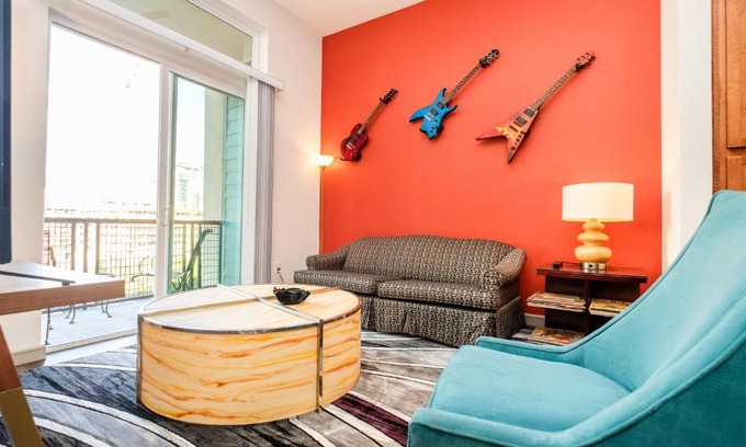 Central Business District Apartment | Renu Downtown Houston - Relax,Revive,Renew