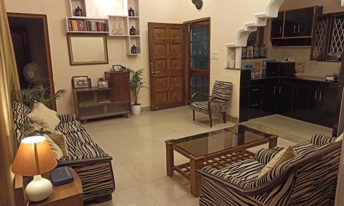 Bullawala Apartment | Repose
