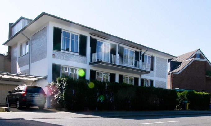 Buderich Apartment | Representative City Villa