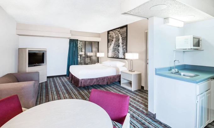 Ozona Hotel | Republic Hotel of Ozona