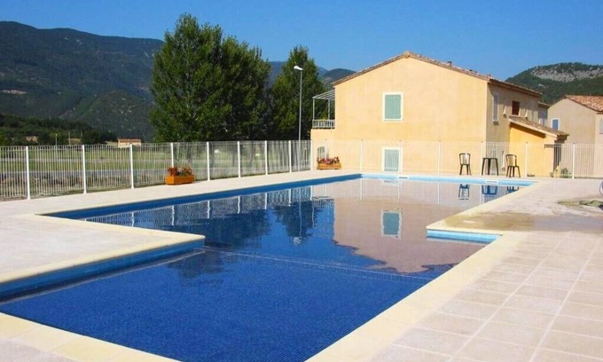 Montbrun-les-Bains Apartment | Res. Hameau des Sources with swimming pool - 2 bedroom apartment for 4/6 people