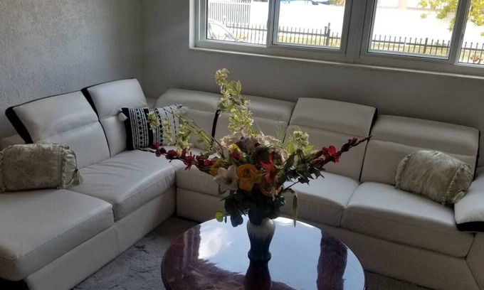 Miami Gardens House | Reset and recharge @ Misty Blue. U will return because it feels just like home.