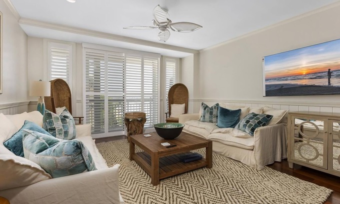 Diamond Beach House | Residence 306 at The Grand