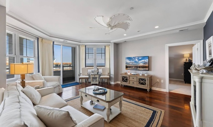 Diamond Beach Condo | Residence 409 at The Grand