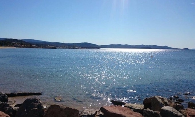 Miramar House | RESIDENCE BEACH FACING THE ISLANDS OF HYERES