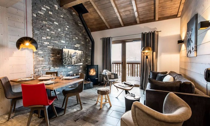 Val-d'Isere Apartment | Residence Chalet Skadi * - 3 Room Apartment 4 People Fireplace or Stove