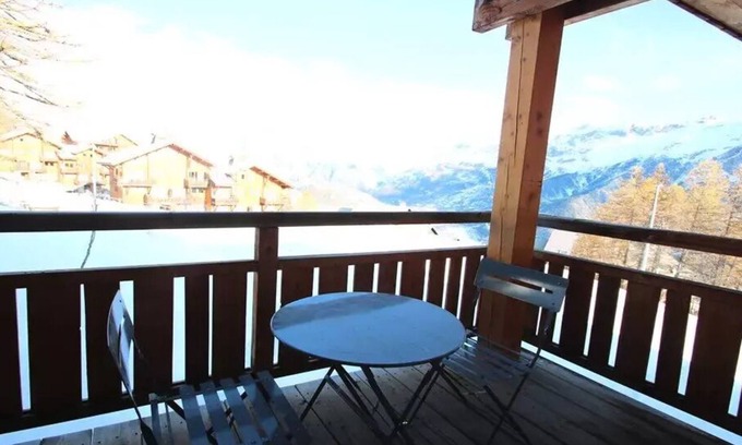 Puy-Saint-Vincent Ski Chalet | Residence Dame Blanche - DBAC21 - APPT 2 CHAMBRES - BALCONY - 6 PERSONS