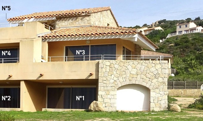 Tizzano Apartment | RESIDENCE FIORAVANTI 1 APARTMENTS WITH SEA VIEW IN TIZZANO