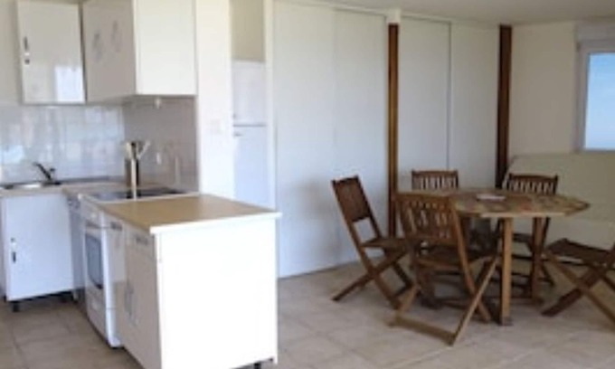 Tizzano Apartment | Residence Fioravanti 3 Appartements Pieds Dans L'eau