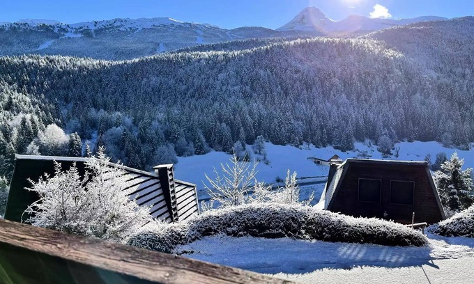 Correncon-en-Vercors Ski Chalet | Residence Le Peuil - Atypical chalet located on the village heights