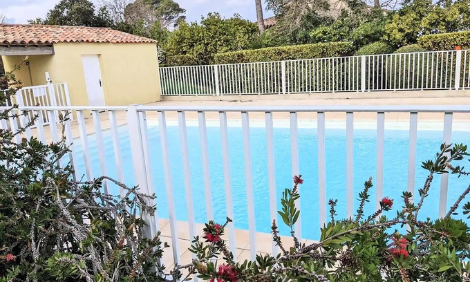 Le Brusc Apartment | Residence Les Jardins D'or Et D'azur - Holiday houses in Six-fours with swimming pool and private parking and 800m from the beach