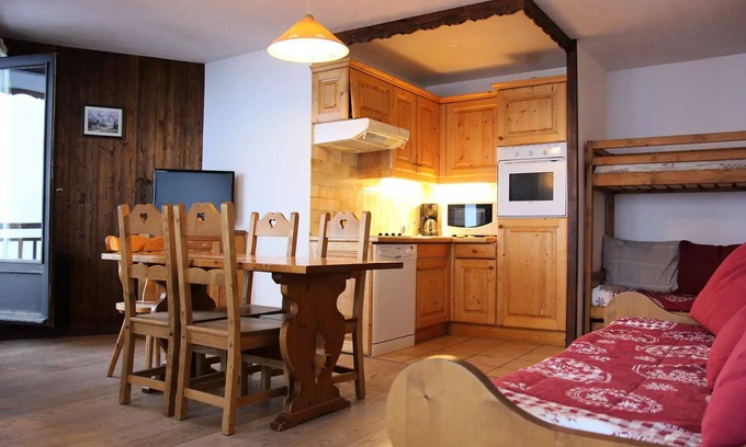 Val-Thorens Apartment | Résidence Hauts De Chaviere - VAL THORENS rental: spacious 2 rooms for 6 with 3 sunny balconies (45 m2)