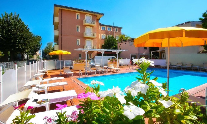 Torre Pedrera Apartment | Residence I Girasoli