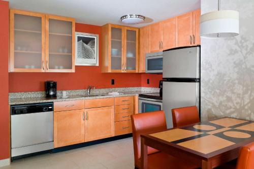 Lansing Hotel | Residence Inn Lansing West