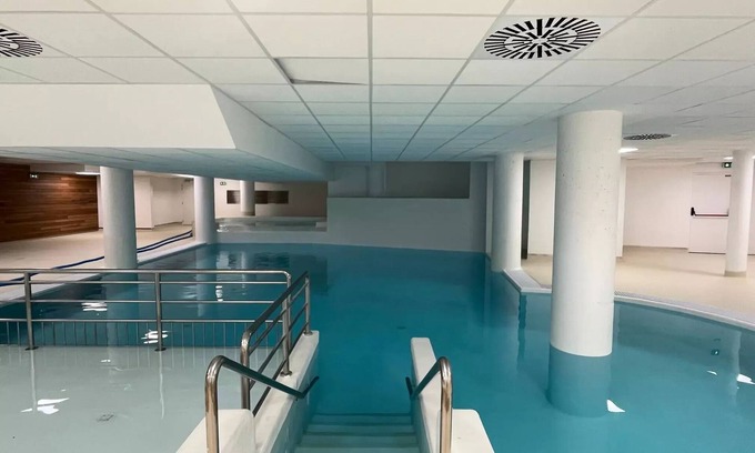Eaux-Bonnes Apartment | Residence LE PORTILLO Swimming pool - 3 Rooms for 8 People