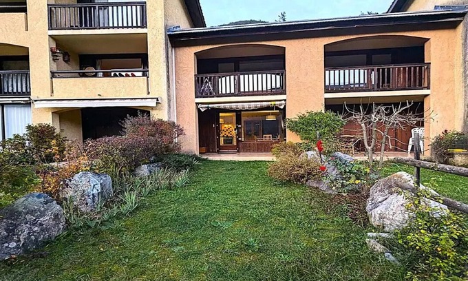 Vallouise-Pelvoux Apartment | Residence Les Cytises - Pleasant T2 with garden and terrace 4/6 persons
