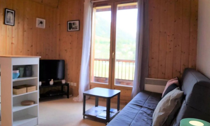 Saint-Jean-d'Arves Apartment | Residence Les Marmotes - Apartment near the slopes and ski school, ideal family of 4