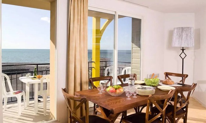 Cayeux-sur-Mer Apartment | Residence Les Terrasses de la Plage * - 2 Room Cabin 6 People Sea View