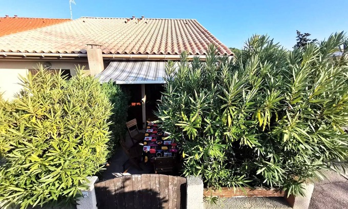 Port Leucate Villa | Residence Maisons De La Plage - Comfortable two-room villa with mezzanine for 6 people in Port Leucate. Ref: 1MPL 126