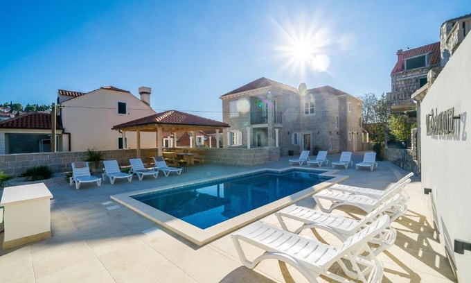 Cavtat House | Residence & Pool Villa Schwarz Suites