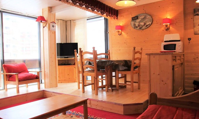 Val-Thorens Apartment | Residence Roc De Peclet 2 - VAL THORENS location: Warm studio with cabin in a quiet area