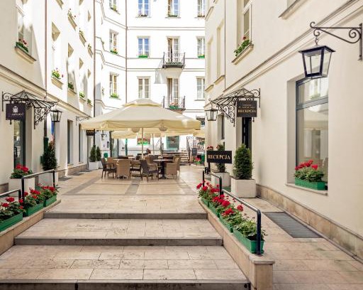 Srodmiescie Apartment | Residence St. Andrew's Palace