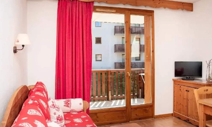 Puy-Saint-Vincent Apartment | Residence The Gentianes - Studio 4 people-Residence LES GENTIANES