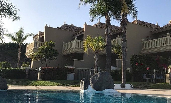 Puerto de la Cruz Apartment | Residence "TraumBlick" slope behind the Loropark Unobstructed view of the Atlantic Ocean