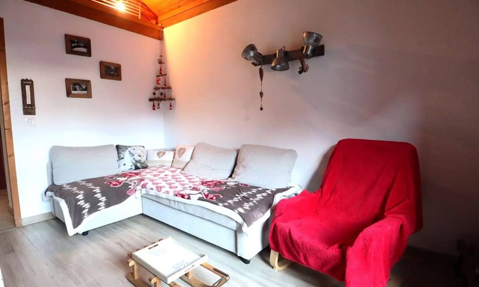 Areches Apartment | Residence Val Blanc 1 - Apartment 4 to 5 people center village, close to shops and slopes