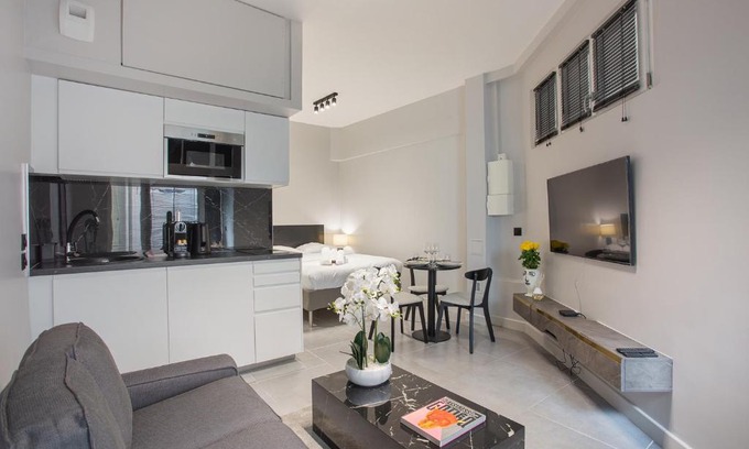 Epinettes Apartment | Residense Montmartre by Studio prestige