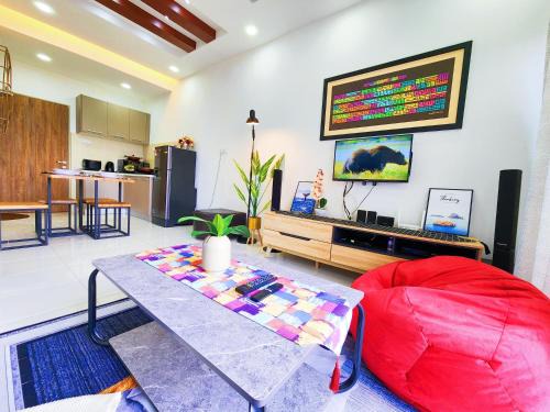 Nilai Apartment | Residensi Lili, Taman Bucida Hijauan, Nilai nearby KLIA, USIM - Infinity Pool